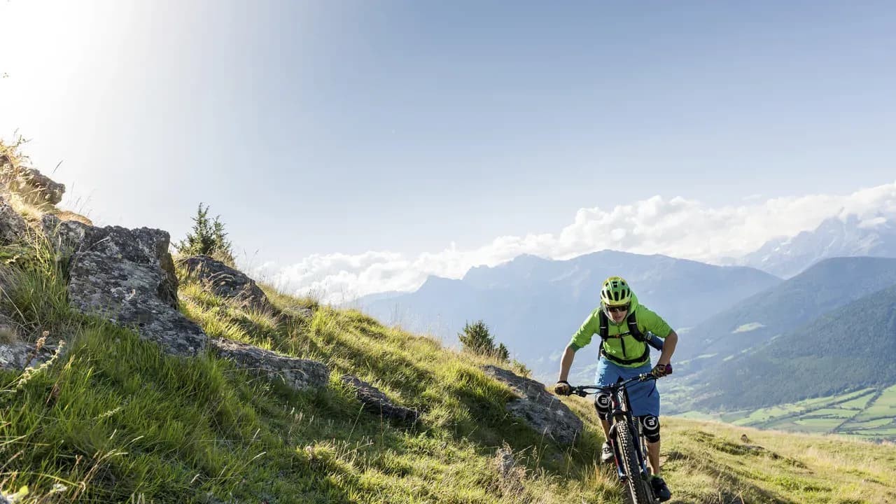 Nachhaltiges Hotel im Vinschgau mit Wanderroute und Bikestrecke