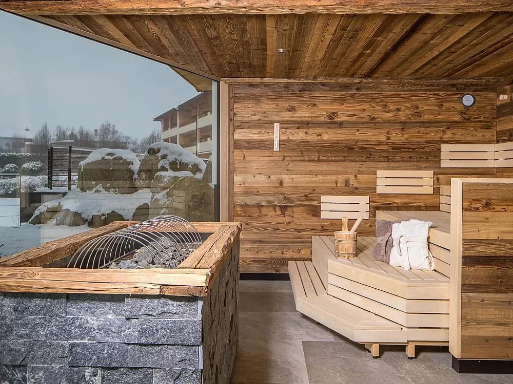 Top bewertetes Hotel mit Badeteich und Outdoorpool in Südtirol buchen